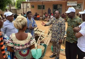 Don de matériels d’assainissement et médicaux à Dévégo par la Fondation FADI