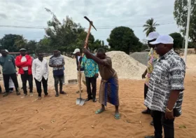Lancement des travaux de clôture du CMS Dévégo par la Fondation FADI